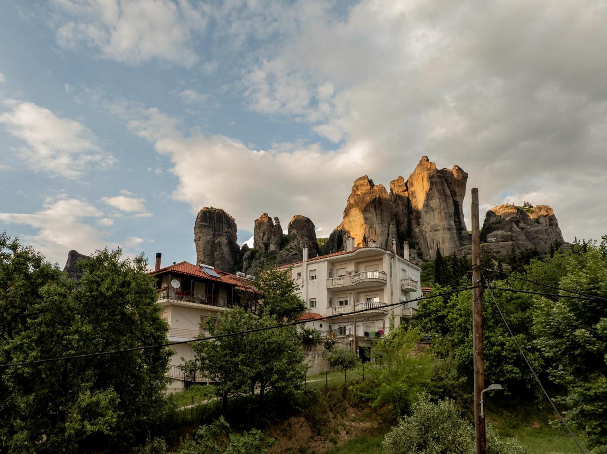 Chara'S Luxury Home Каламбака Екстер'єр фото